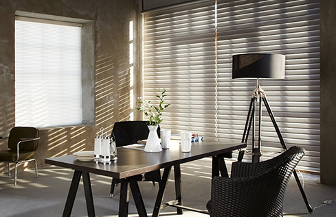 要提高办公窗帘档次也离不开面料的选择